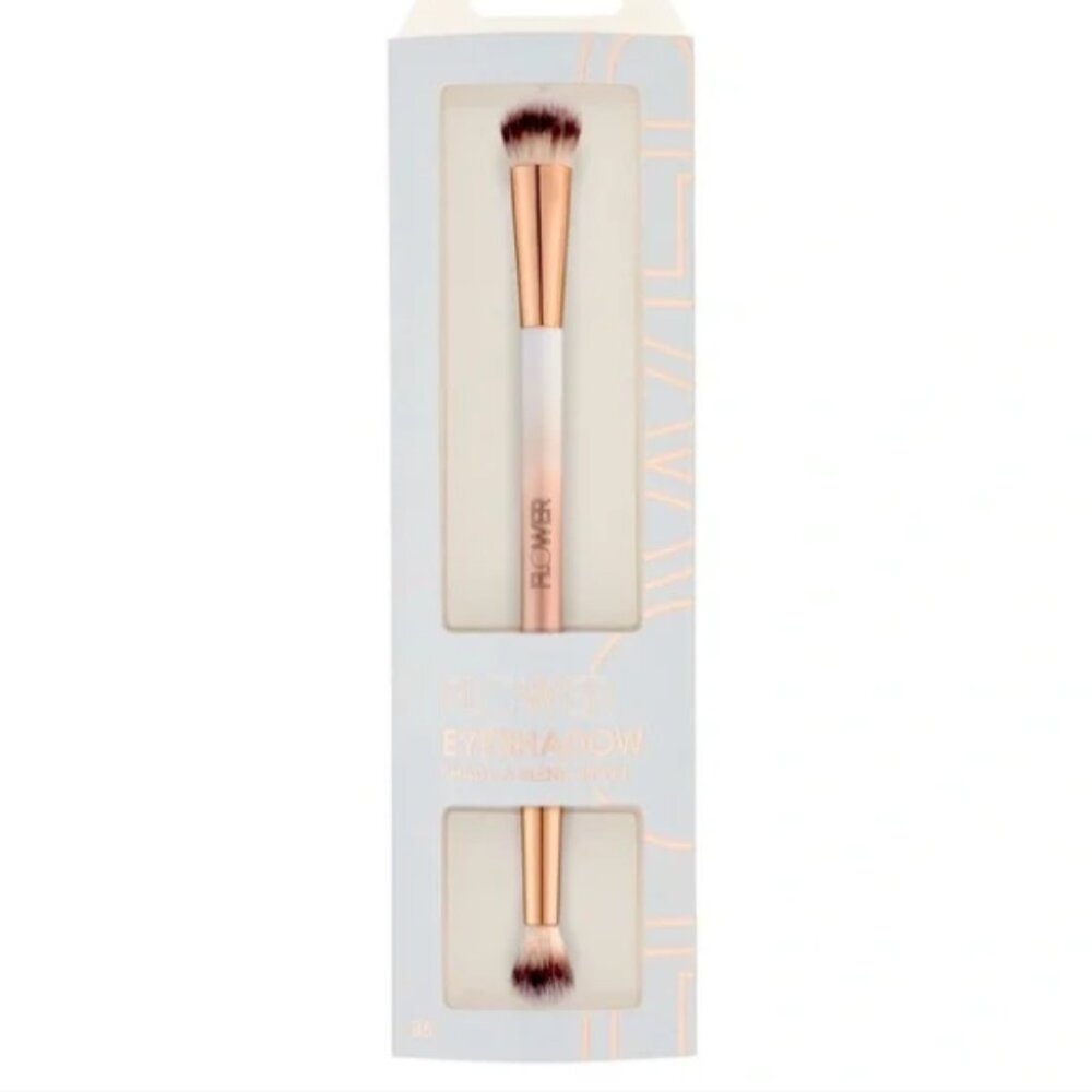 Eyeshadow Shade & Blend Brush